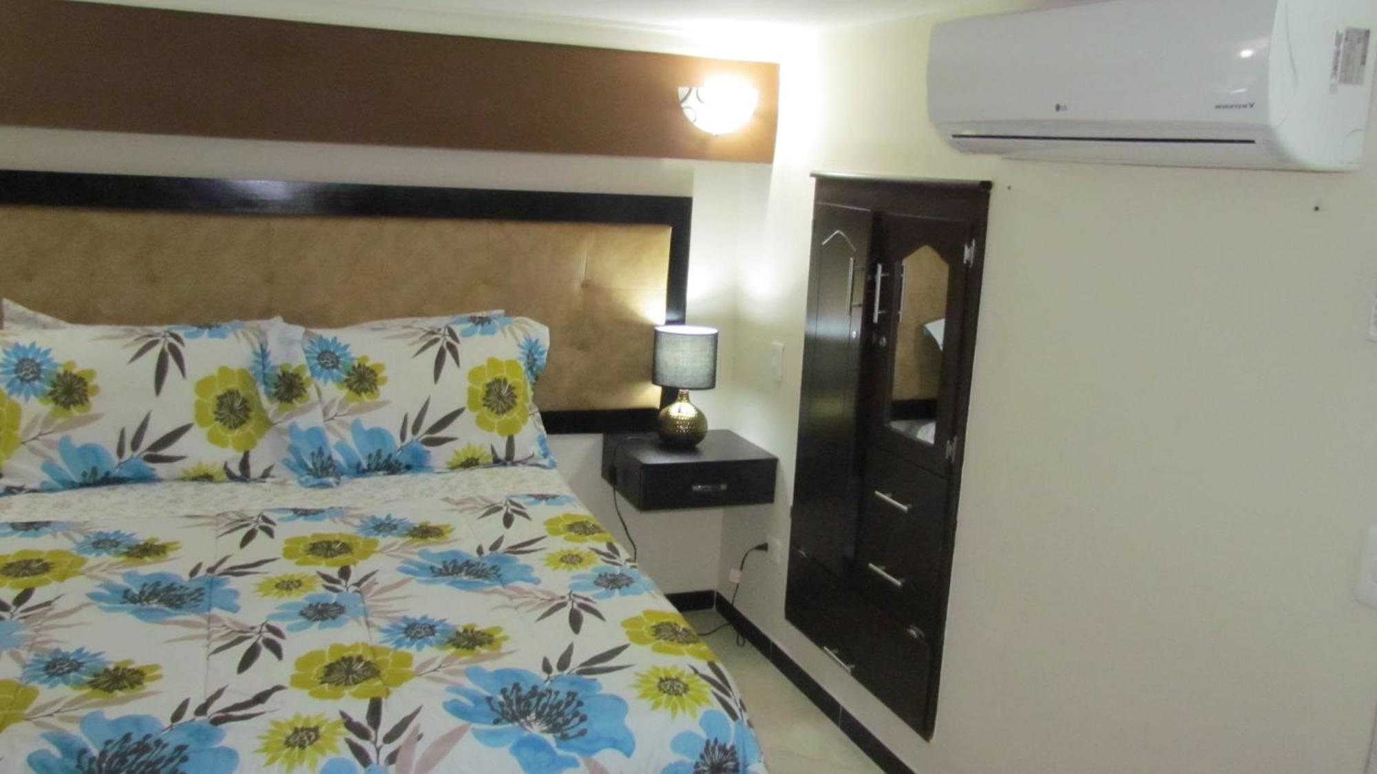Apartamentos En El Poblado Меделин Стая снимка