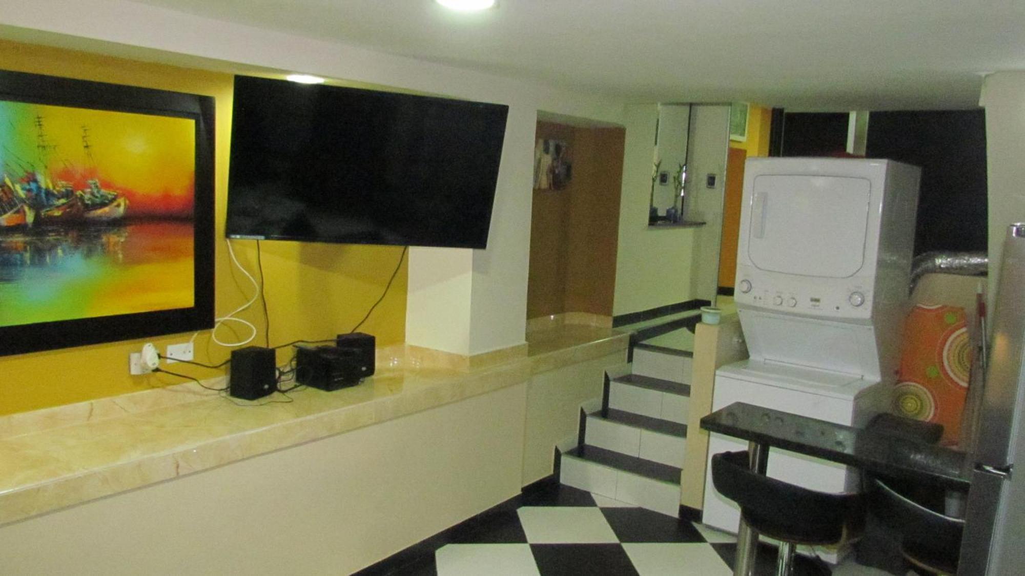 Apartamentos En El Poblado Меделин Екстериор снимка