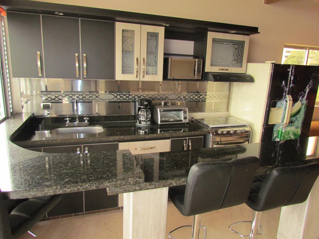 Apartamentos En El Poblado Меделин Екстериор снимка