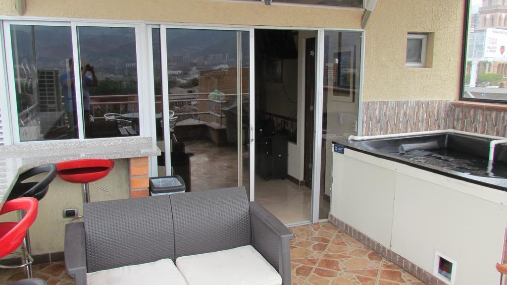 Apartamentos En El Poblado Меделин Екстериор снимка
