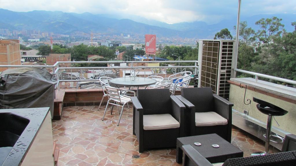 Apartamentos En El Poblado Меделин Екстериор снимка
