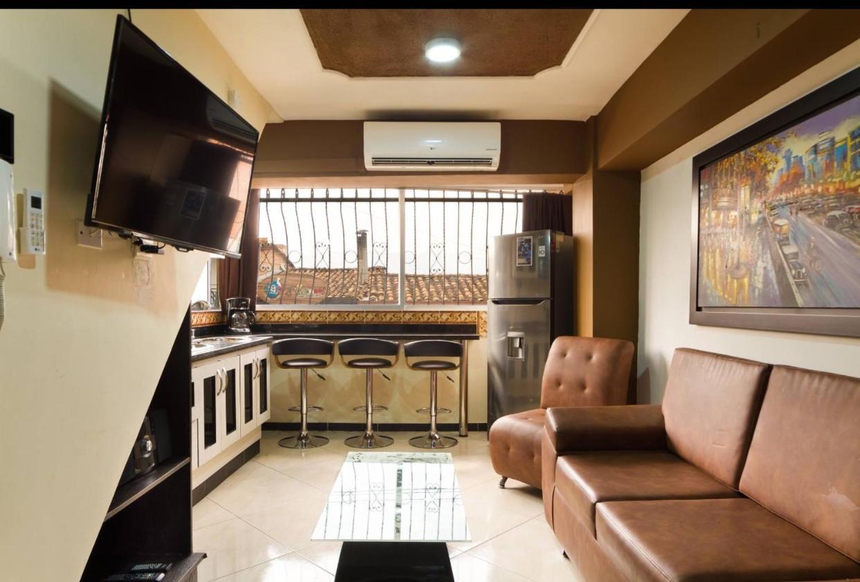 Apartamentos En El Poblado Меделин Екстериор снимка