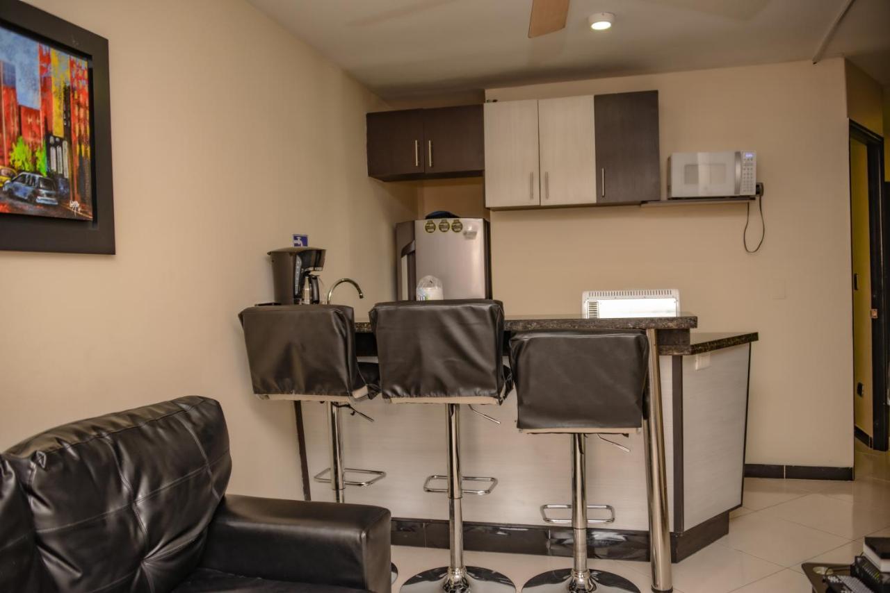 Apartamentos En El Poblado Меделин Екстериор снимка