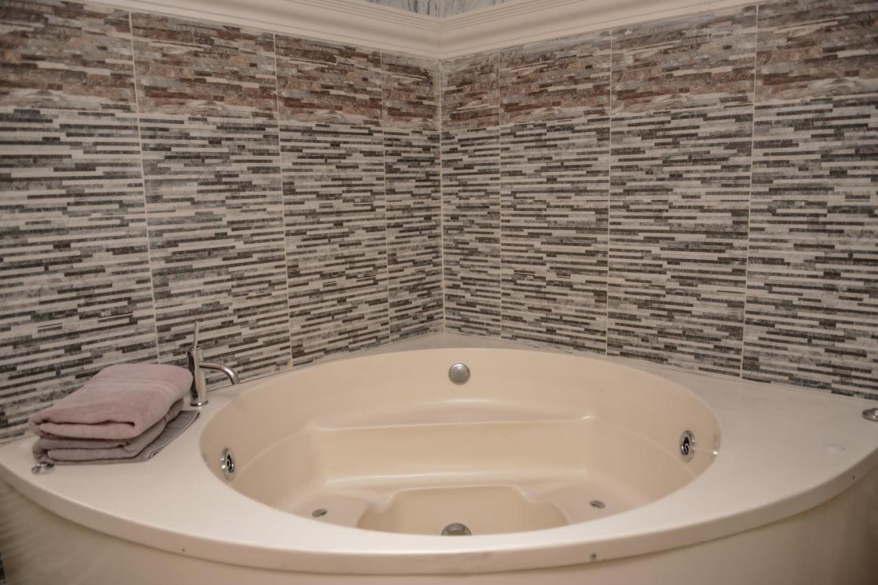 Apartamentos En El Poblado Меделин Екстериор снимка