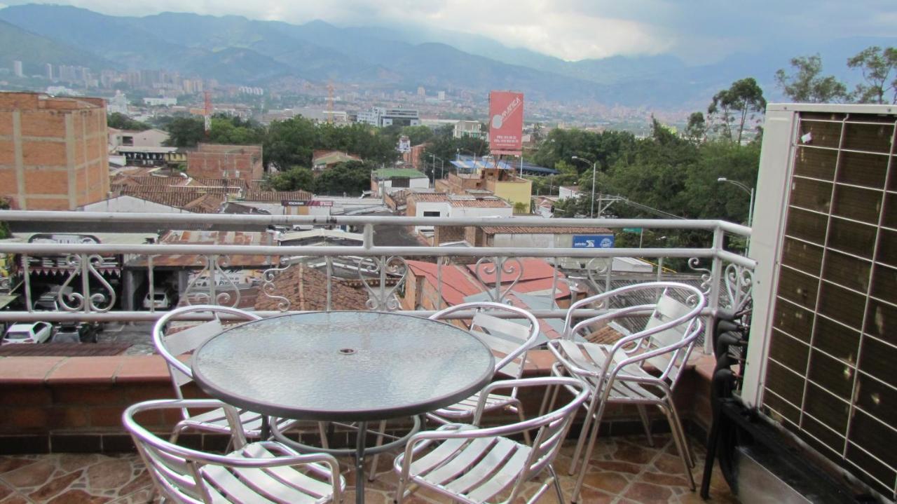 Apartamentos En El Poblado Меделин Екстериор снимка