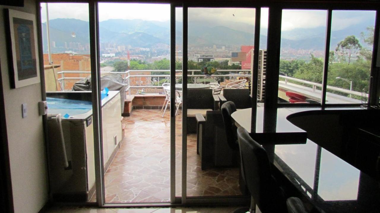 Apartamentos En El Poblado Меделин Екстериор снимка