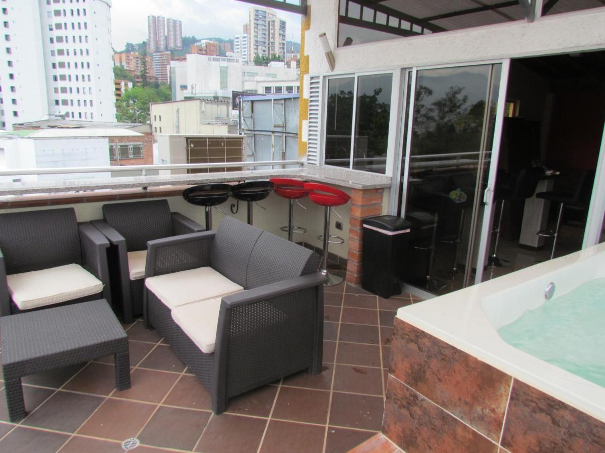 Apartamentos En El Poblado Меделин Екстериор снимка
