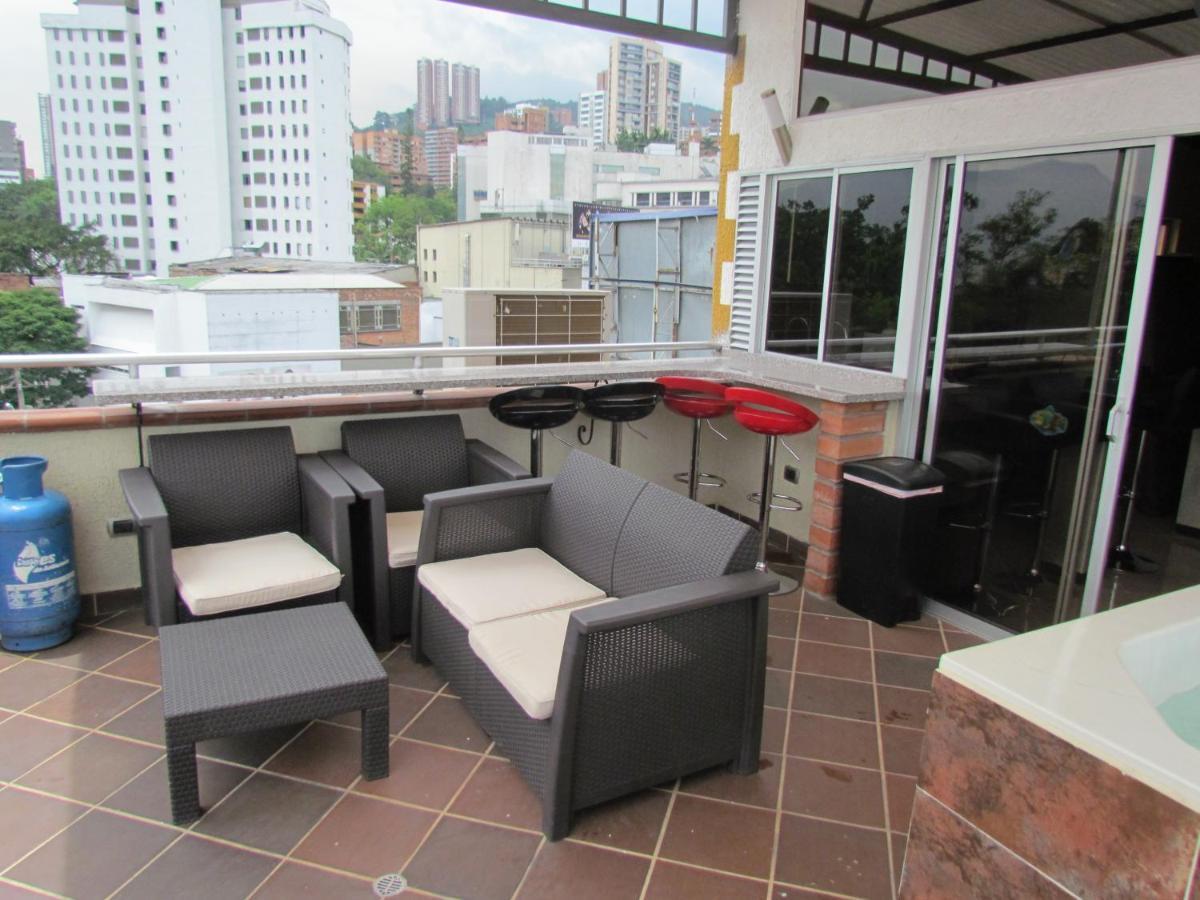 Apartamentos En El Poblado Меделин Екстериор снимка